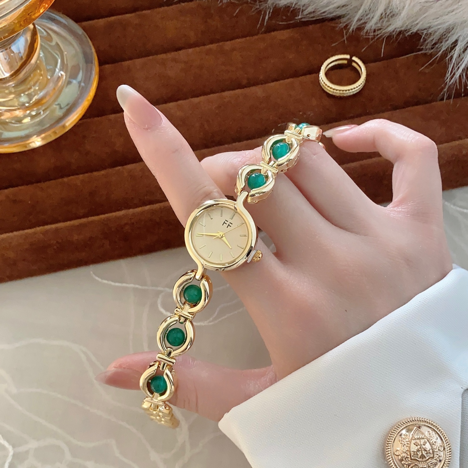 Elegant Round Watch for Women  - High Jewelry Watches recensione e prezzo