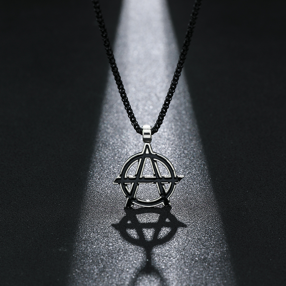 Movies Avengers Symbol Letter  - Necklace Pendant recensione e prezzo
