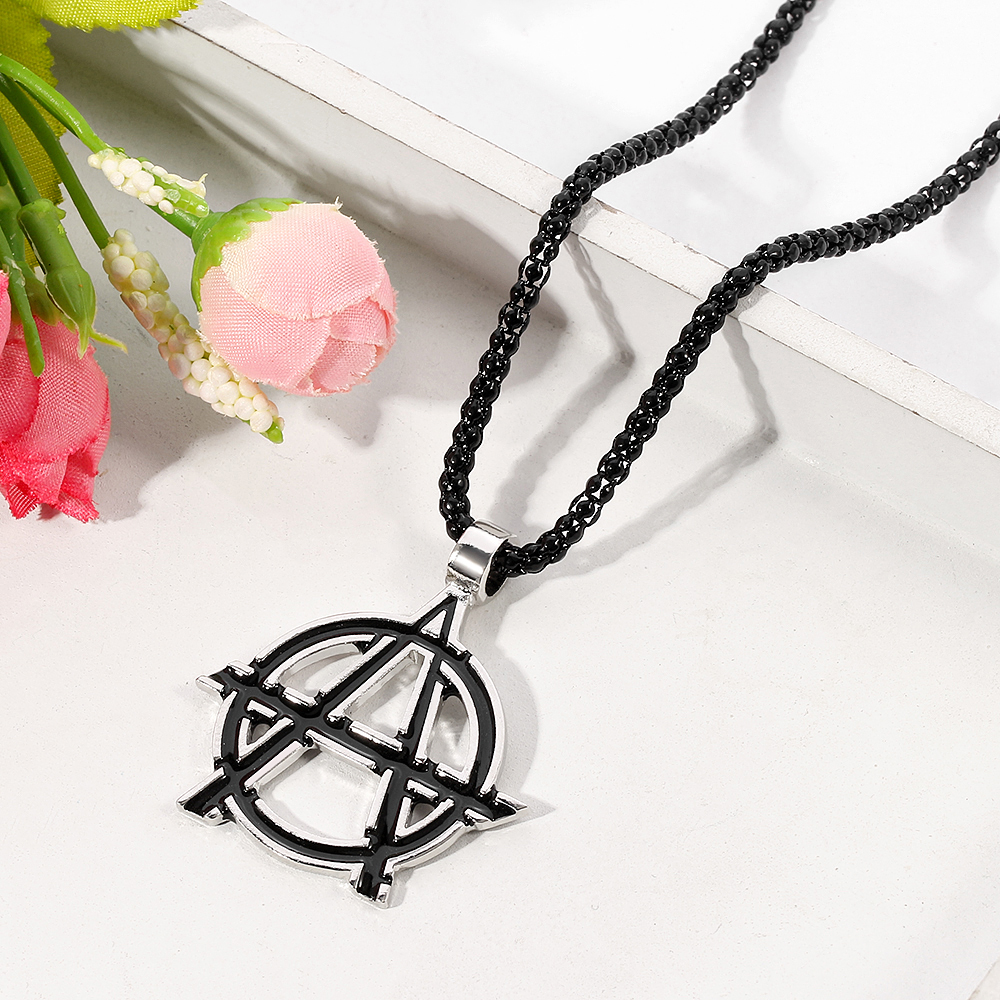 Movies Avengers Symbol Letter  - Necklace Pendant recensione e prezzo