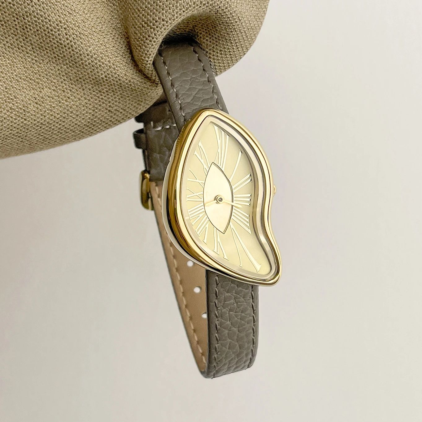 High end Retro Creative Watch  - High Jewelry Watches recensione e prezzo