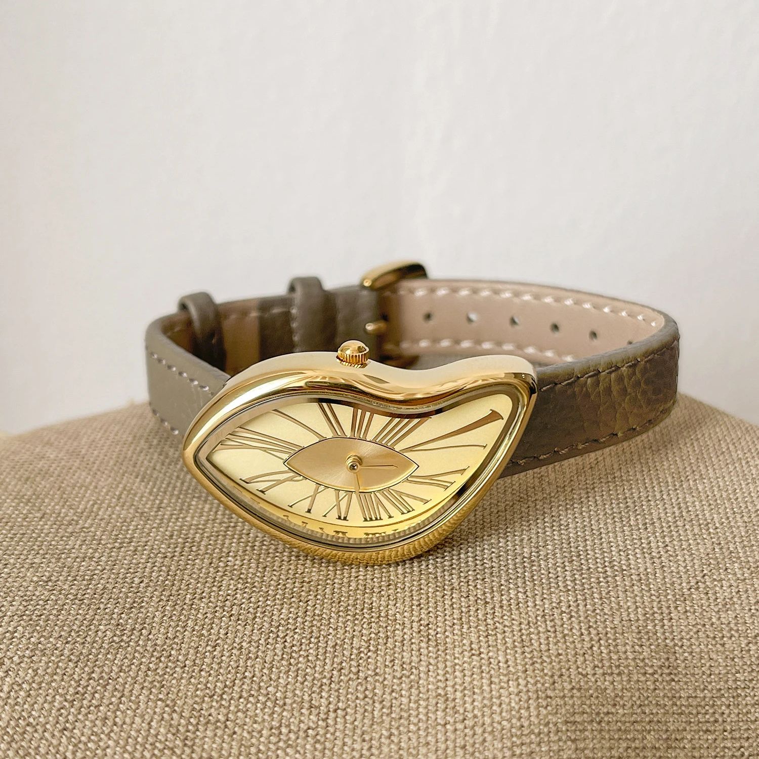 High end Retro Creative Watch  - High Jewelry Watches recensione e prezzo