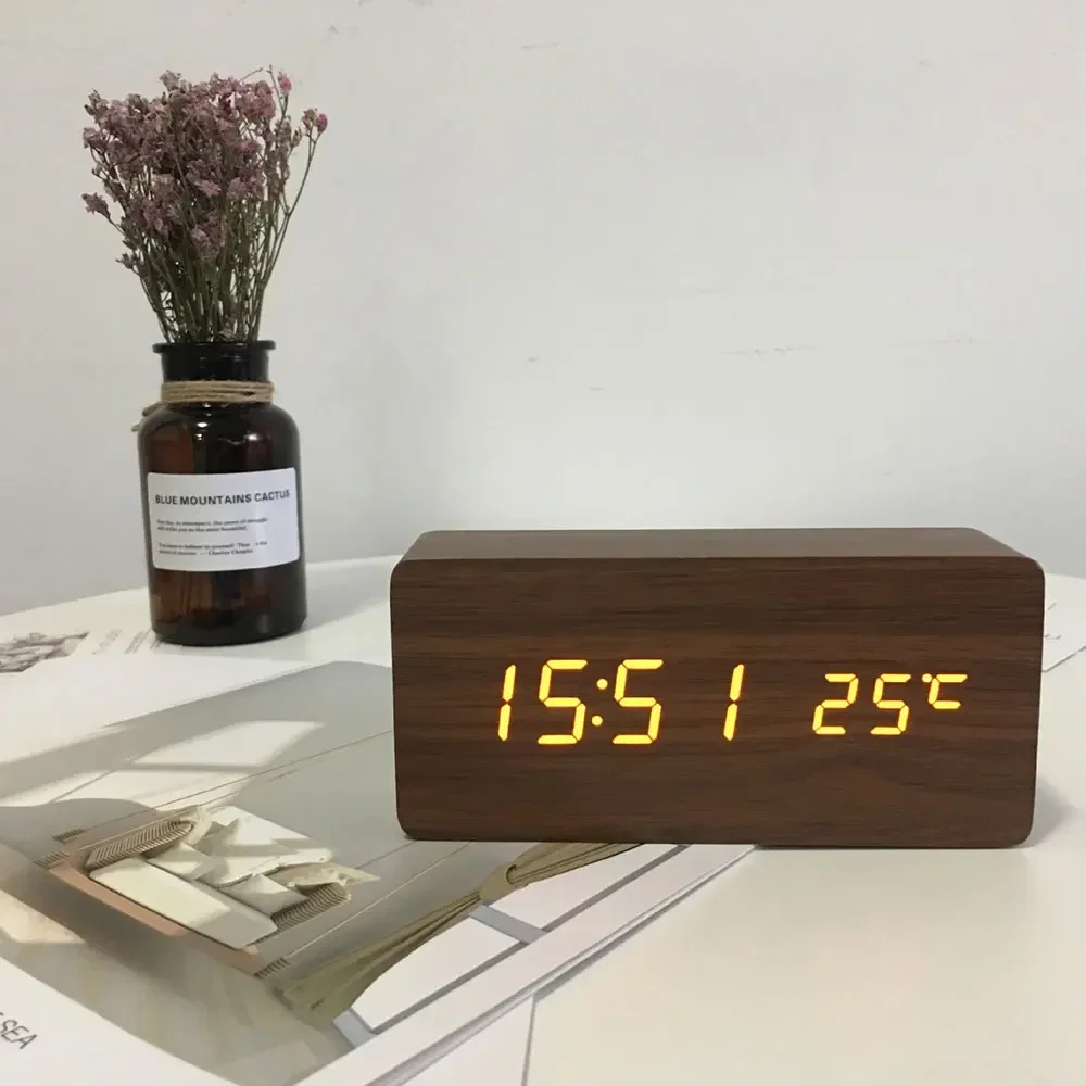 Wall Clock Wooden Electronic W - Moments Watches & Jewelry Vaughan Mills recensione e prezzo