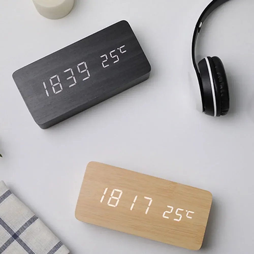 Wall Clock Wooden Electronic W - Moments Watches & Jewelry Vaughan Mills recensione e prezzo
